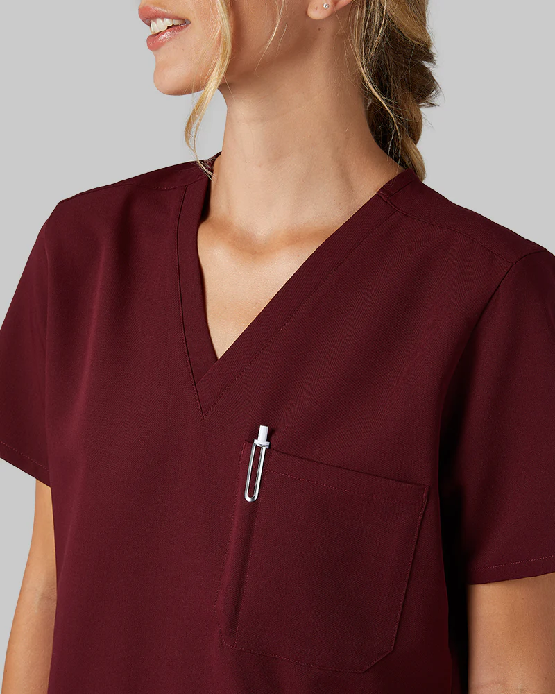WOMEN'S CHEST POCKET V-NECK SCRUB TOP